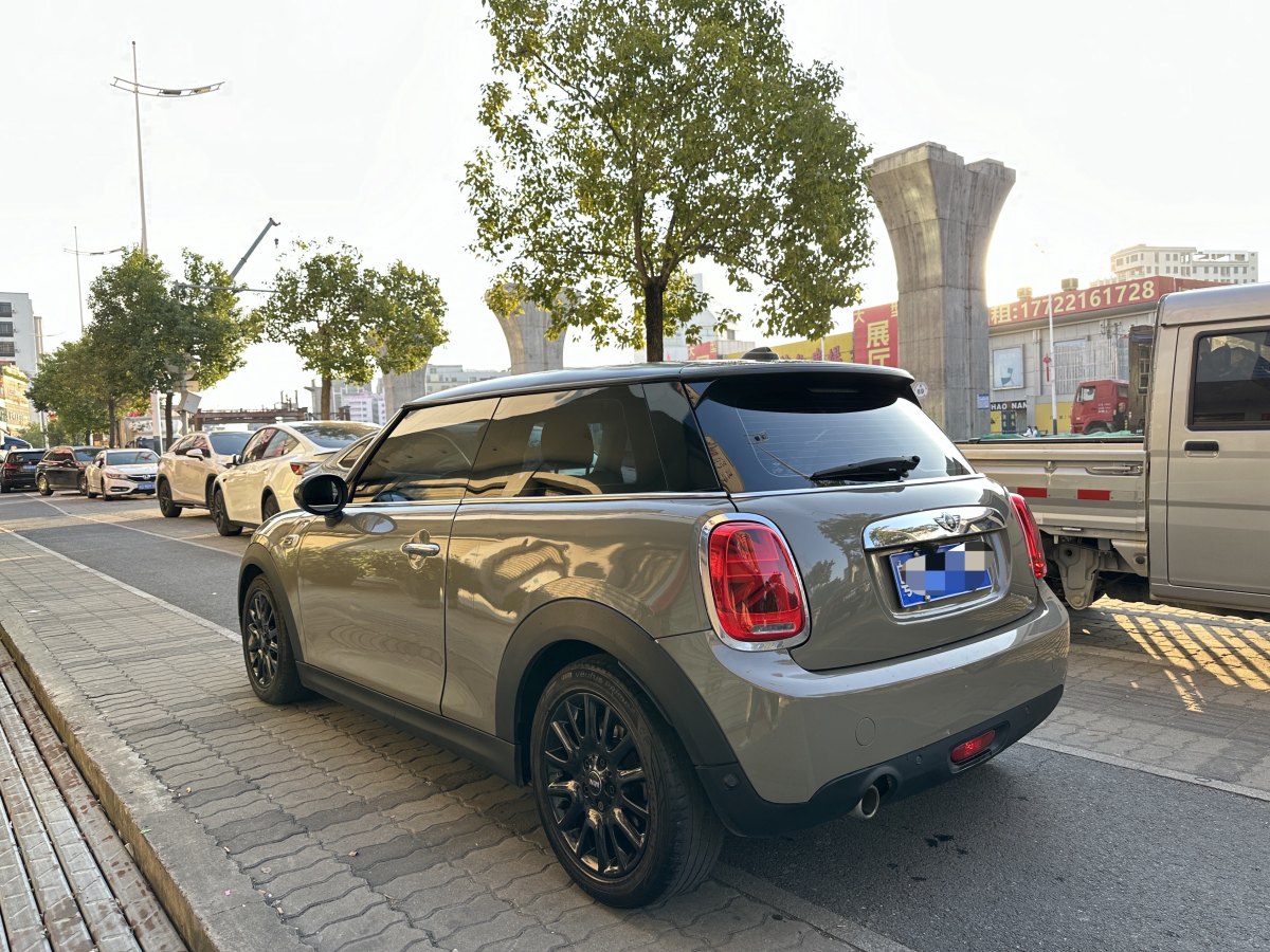 MINI COUNTRYMAN  2018款 1.5T COOPER 經(jīng)典派圖片