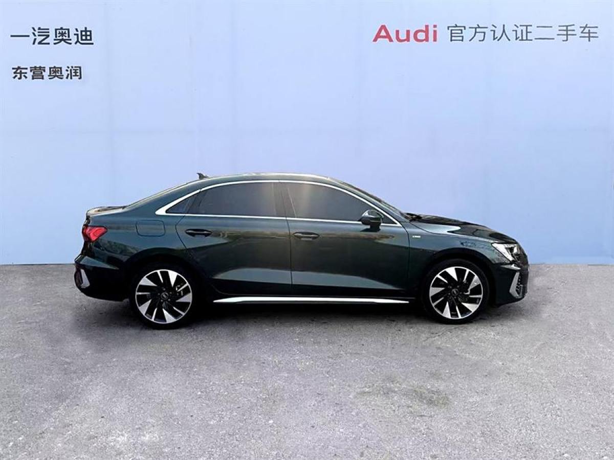 奧迪 奧迪A3  2023款 A3L Limousine 35 TFSI 時(shí)尚運(yùn)動(dòng)型圖片