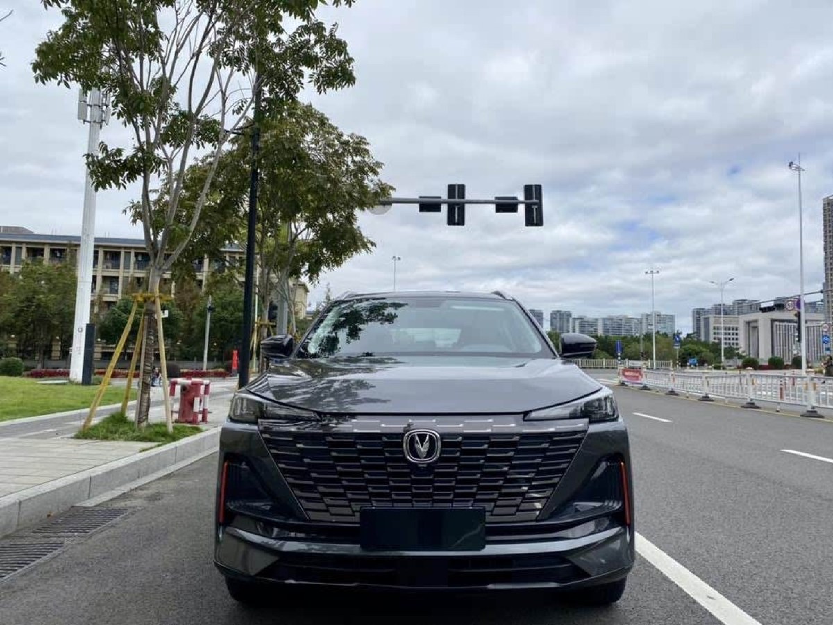 長(zhǎng)安 CS55 PLUS  2022款 第二代 1.5T DCT尊貴型圖片