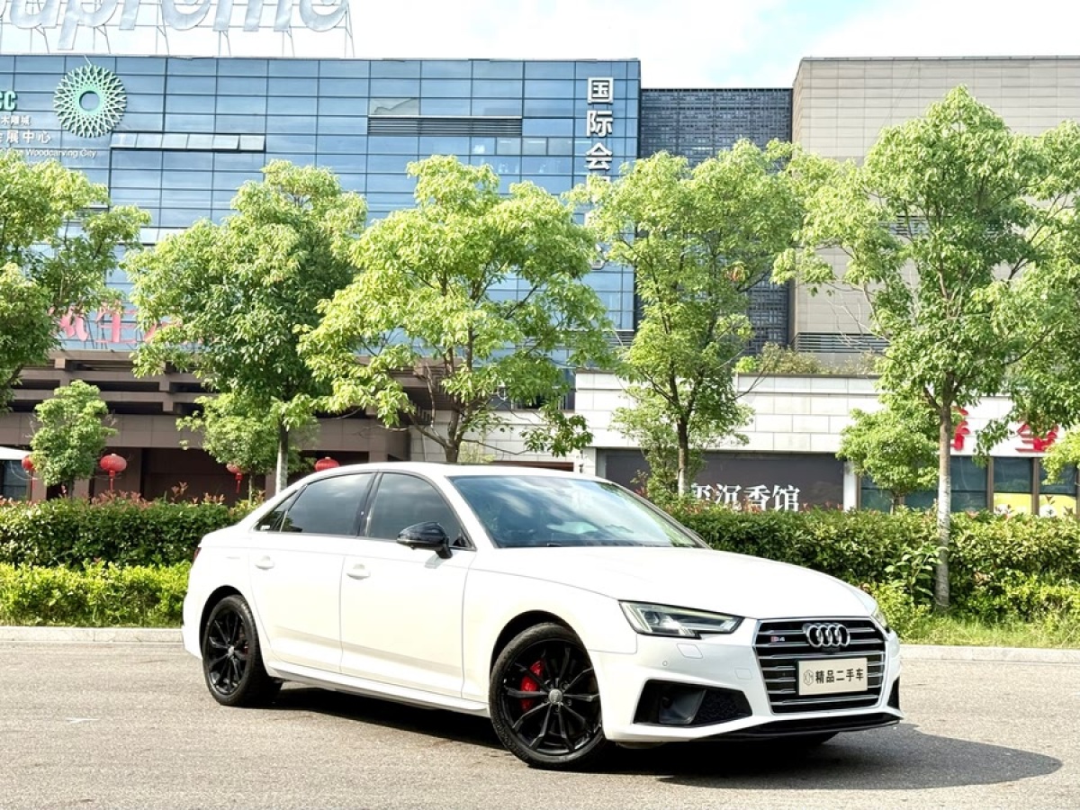 奧迪 奧迪A4L  2019款 45 TFSI quattro 個(gè)性運(yùn)動(dòng)版 國VI圖片