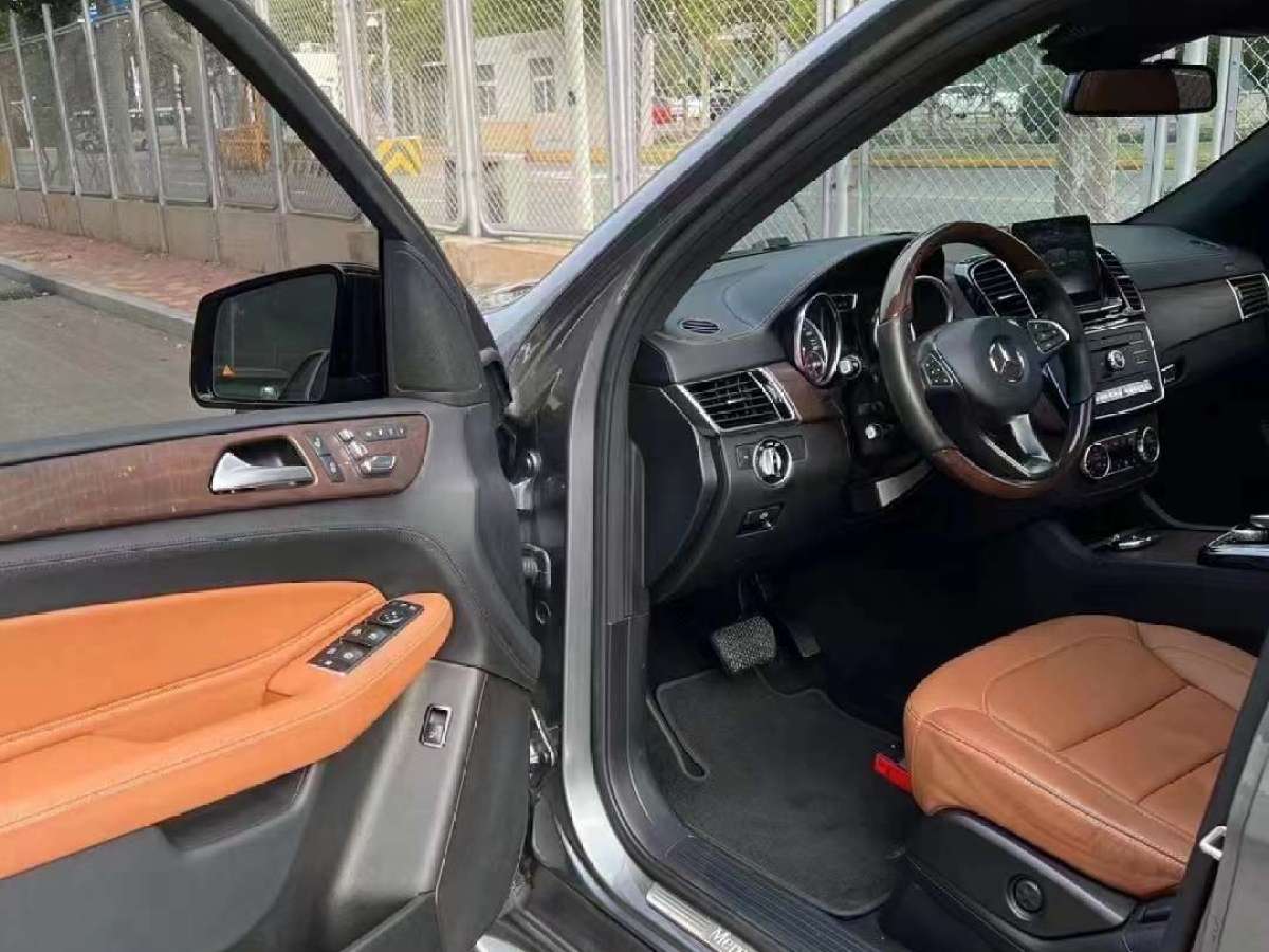 2018年6月奔驰 奔驰GLE  2018款 GLE 400 4MATIC 臻藏版