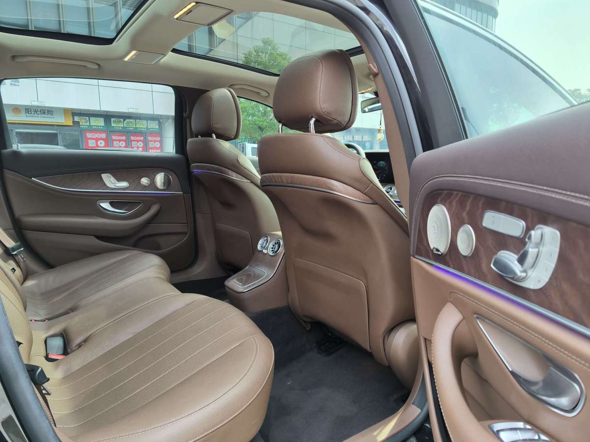 奔馳 奔馳E級(jí)  2021款 E 300 L 豪華型圖片