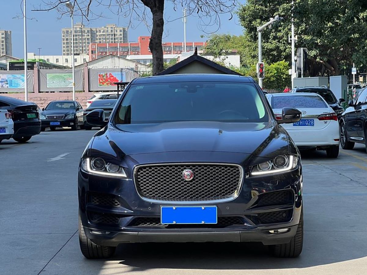 捷豹 F-PACE  2018款 2.0T 兩驅(qū)都市尊享版圖片