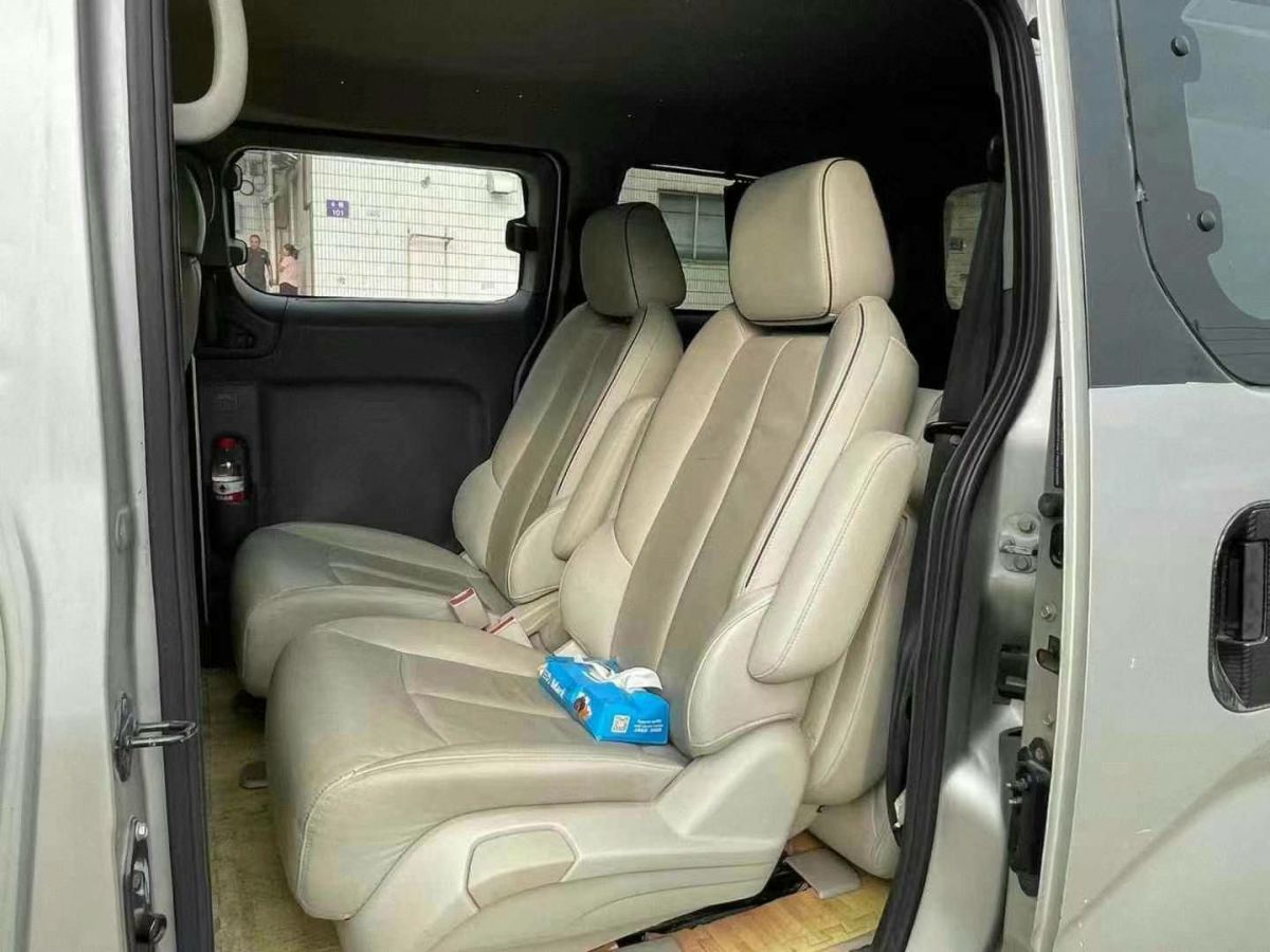 2013年7月日產(chǎn) NV200  2013款 1.6L 尊貴型 國(guó)IV