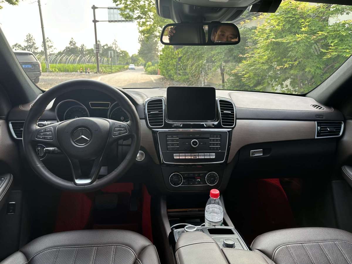 2019年04月奔驰 奔驰GLE  2018款 GLE 320 4MATIC 动感型臻藏版
