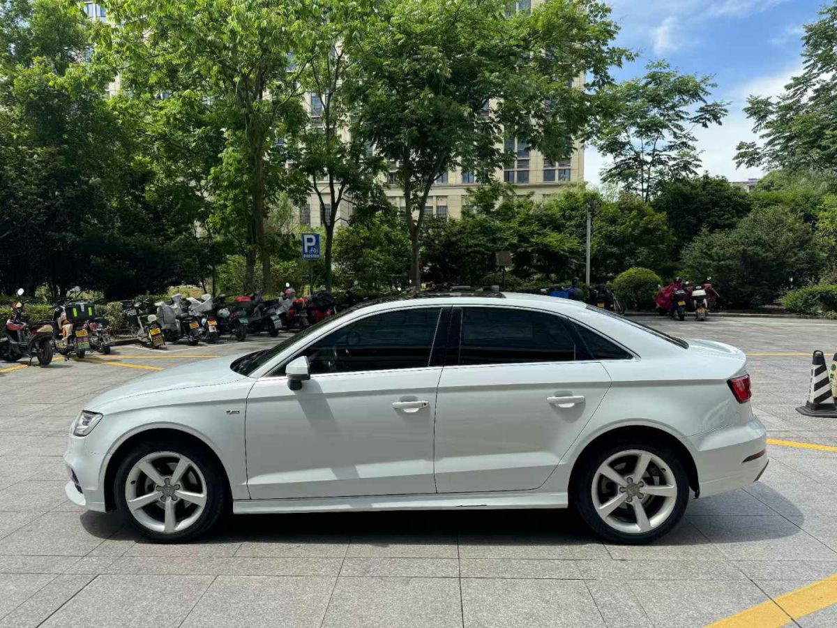 2017年1月奧迪 奧迪A3  2017款 Cabriolet 40 TFSI