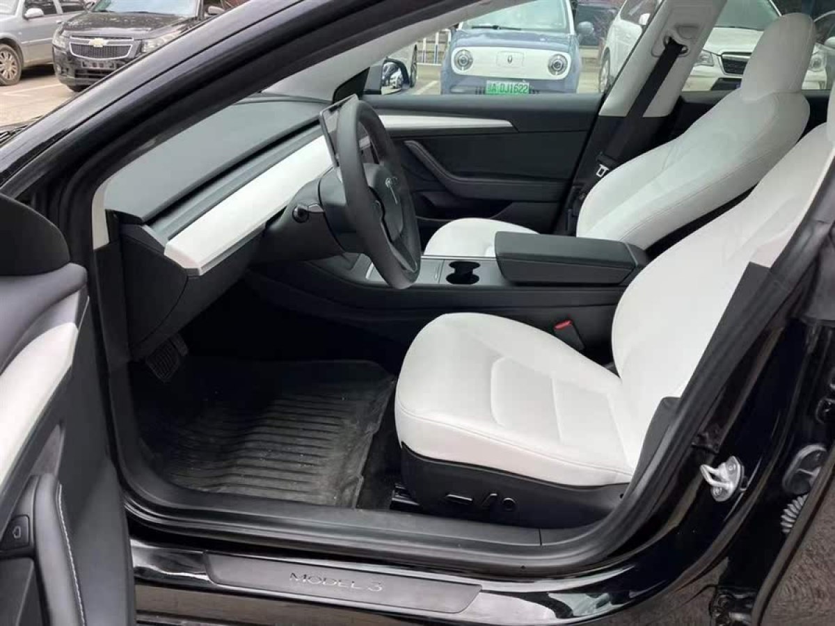 特斯拉 Model 3  2022款 后輪驅(qū)動版圖片