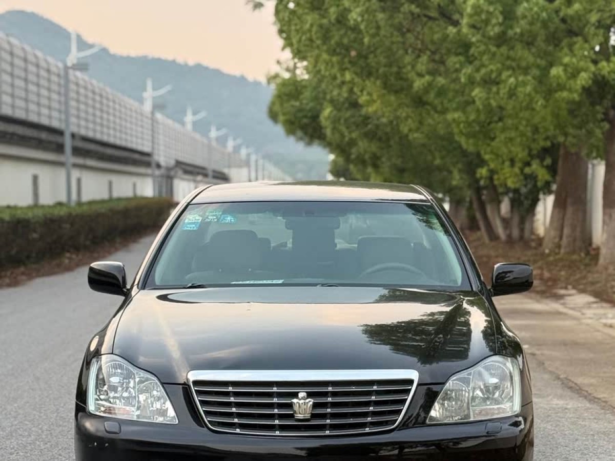 豐田 皇冠  2009款 2.5L Royal特別導(dǎo)航版圖片