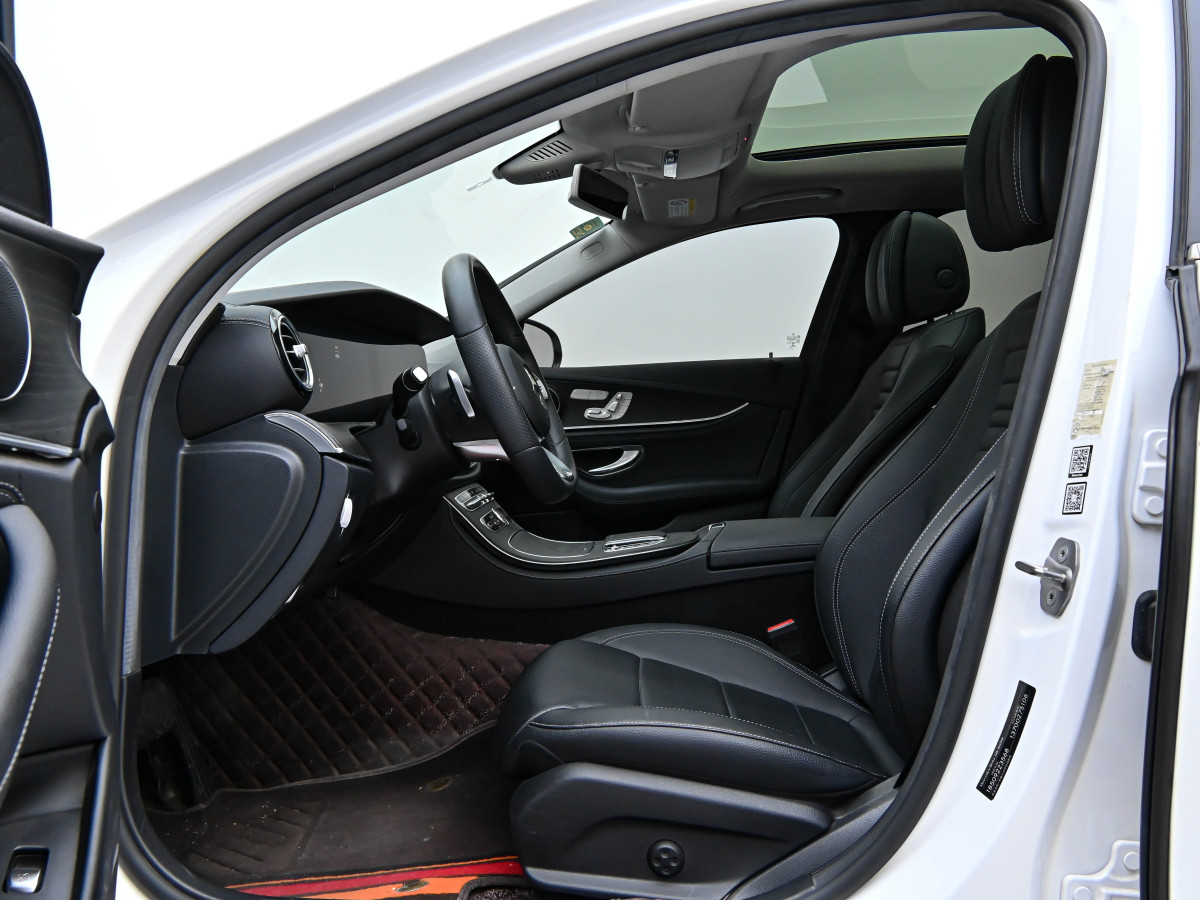 奔驰 奔驰E级  2020款 改款 E 300 L 运动时尚型图片
