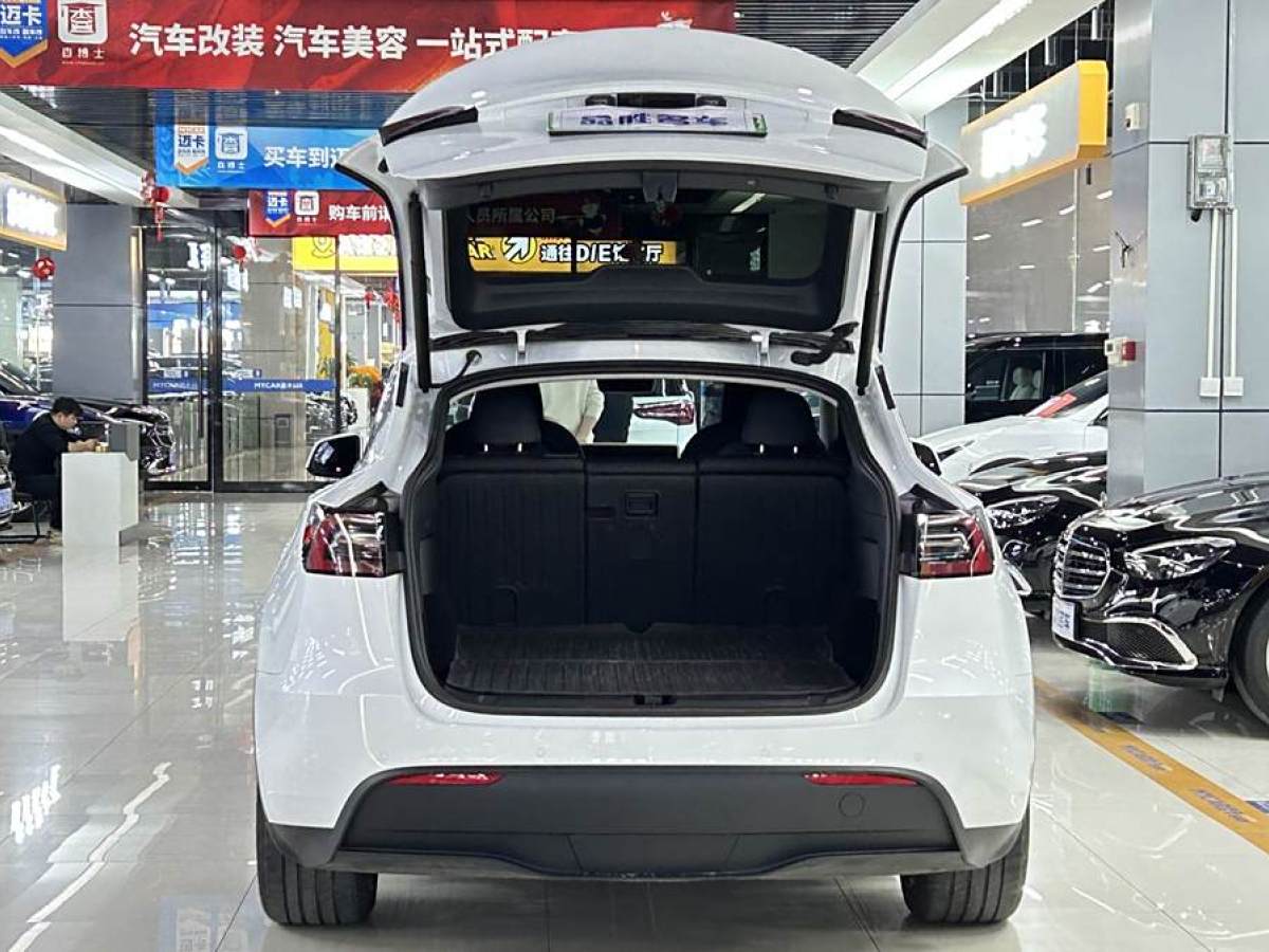 特斯拉 Model 3  2023款 煥新版 后輪驅(qū)動圖片