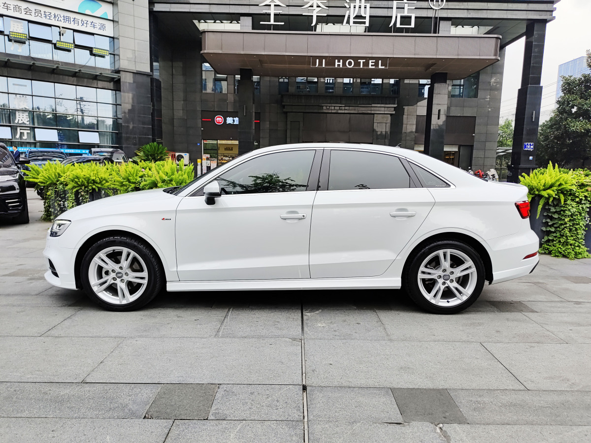 奧迪 奧迪A3  2019款 Limousine 35 TFSI 時(shí)尚型 國VI圖片