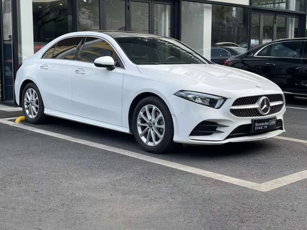 奔馳 奔馳A級  2021款 A 200 L 運動轎車時尚型圖片