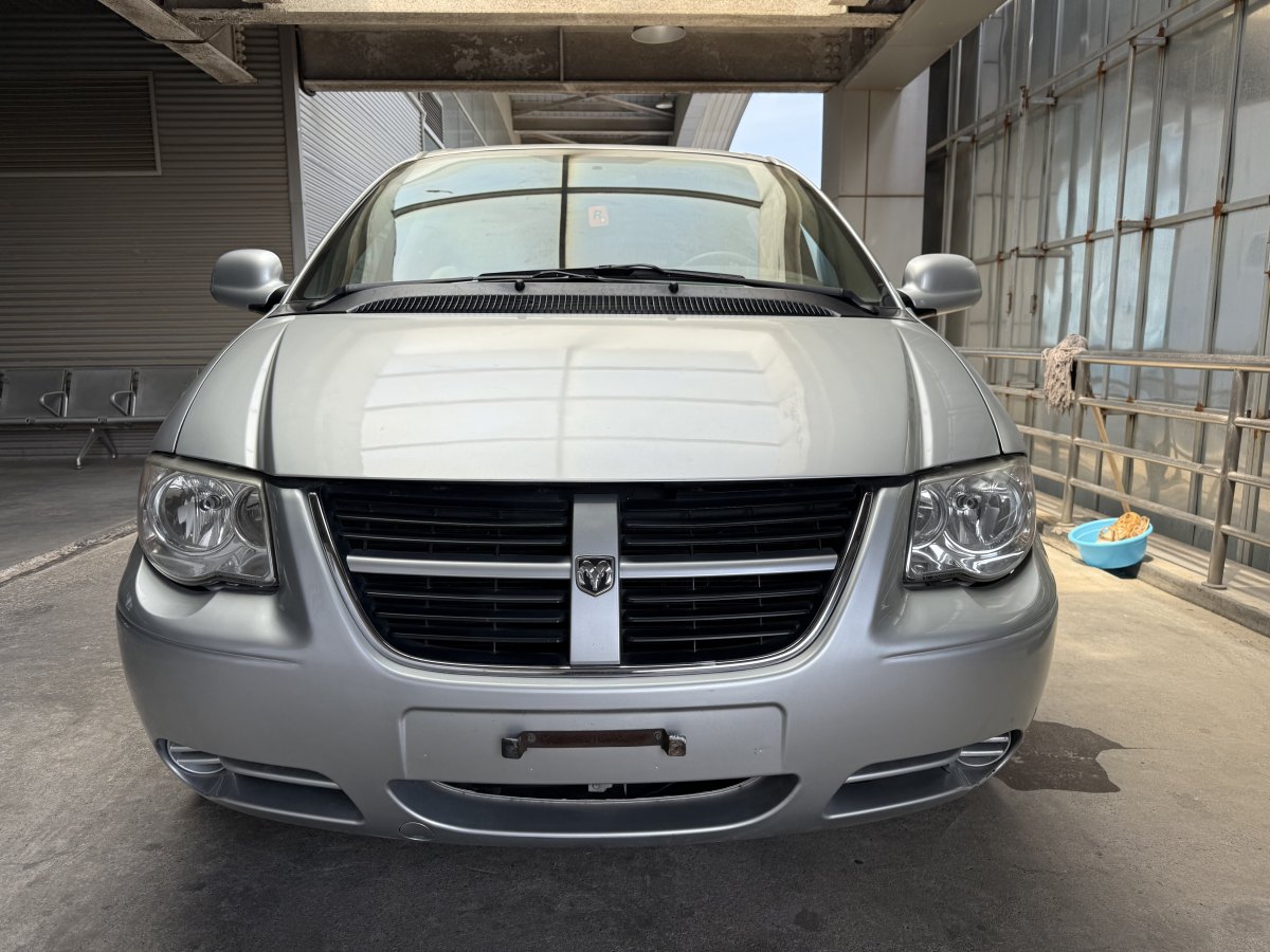 道奇 凱領(lǐng)  2007款 3.0L 經(jīng)典版圖片