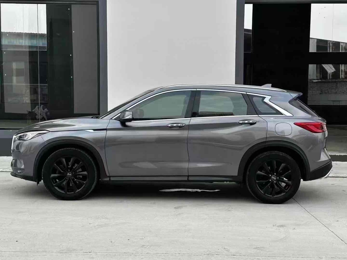 英菲尼迪 QX50  2018款 2.0T 四驅(qū)菁英版圖片