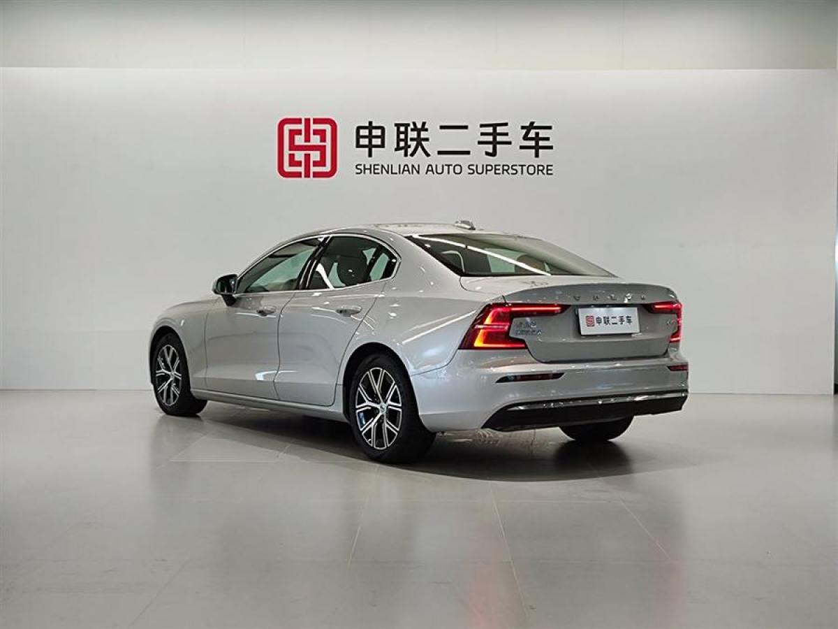 沃爾沃 V60  2023款 B4 智逸豪華版圖片