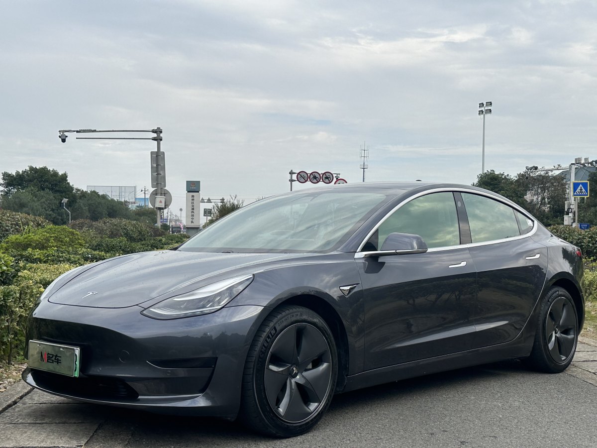 特斯拉 Model 3  2019款 標準續(xù)航后驅(qū)升級版圖片