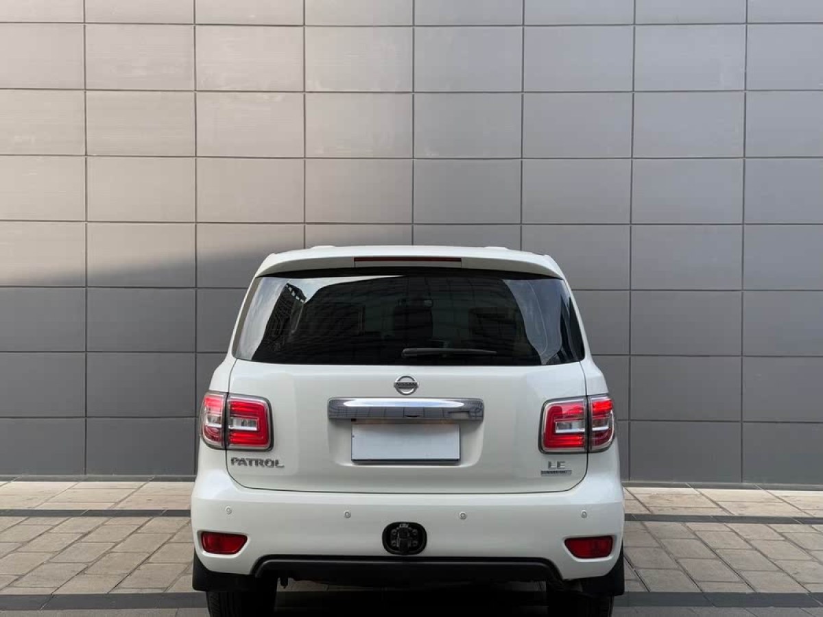 日產(chǎn) 途樂  2017款 5.6L 標(biāo)準(zhǔn)型圖片