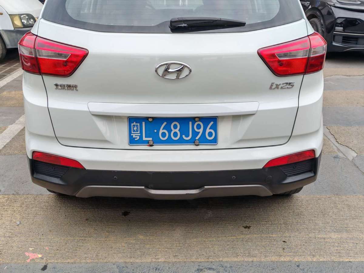 現(xiàn)代 ix25  2015款 1.6L 自動(dòng)兩驅(qū)智能型GLS圖片