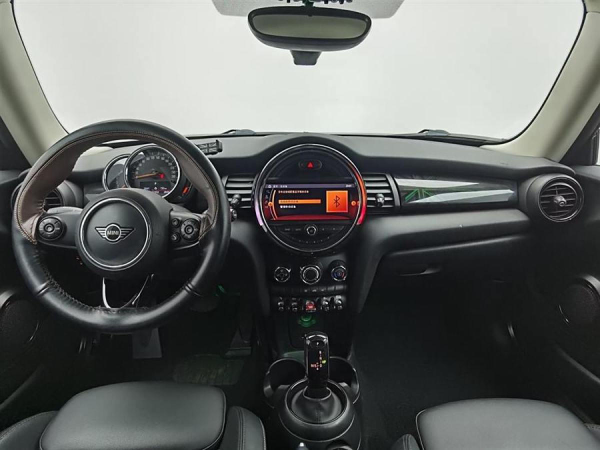 MINI MINI  2020款 1.5T COOPER 經(jīng)典派圖片