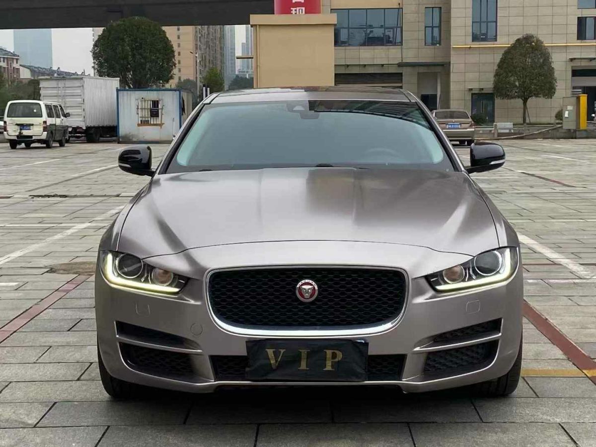 捷豹 XE  2019款 2.0T 300PS 四驅(qū)Landmark Edition圖片