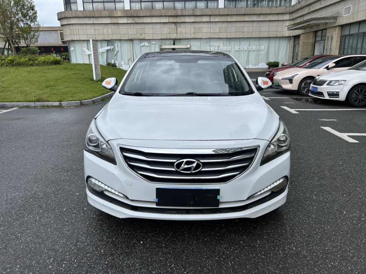 現(xiàn)代 名圖  2014款 1.8L 自動尊貴型DLX圖片