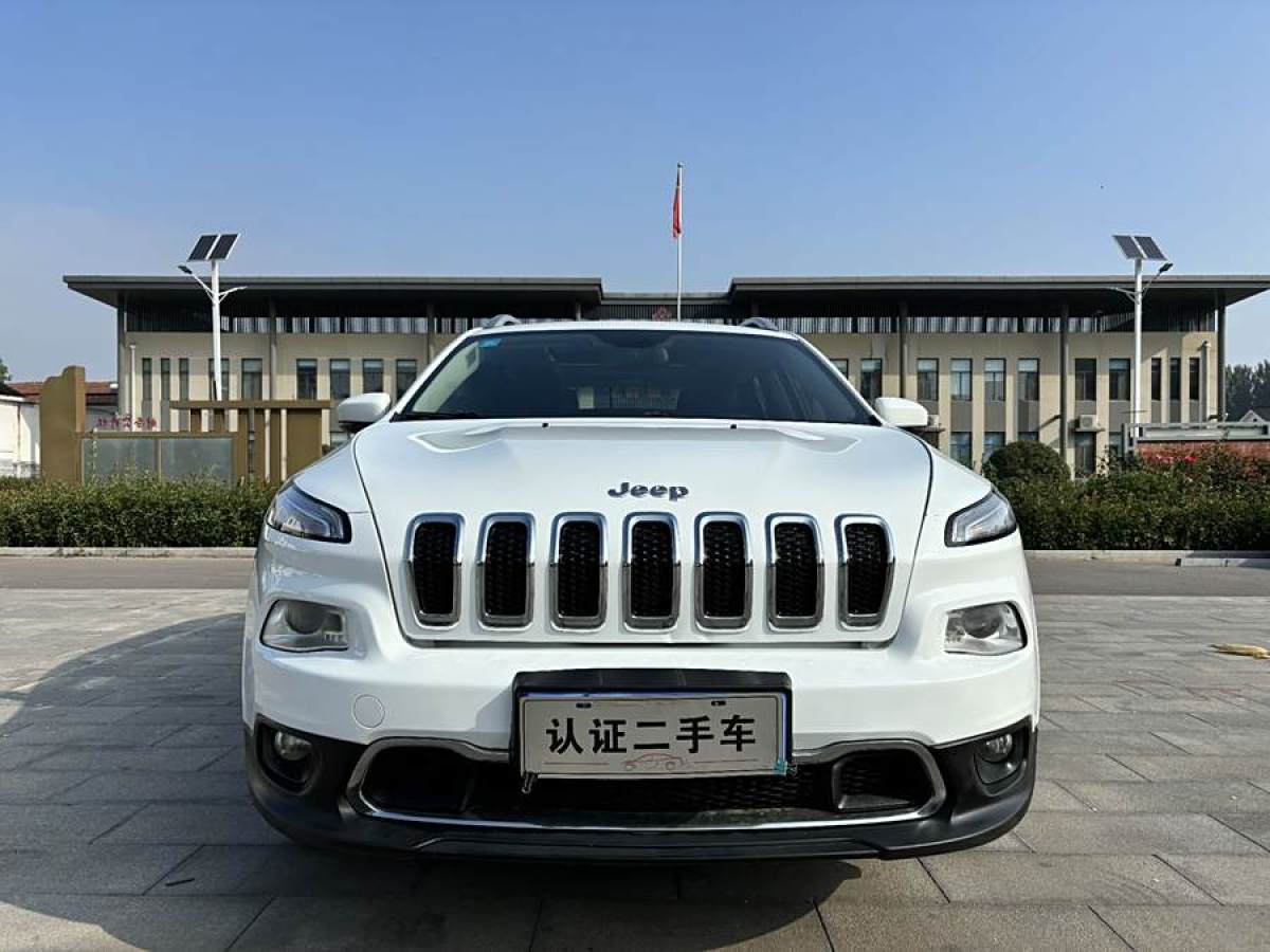 Jeep 自由光  2017款 2.0L 優(yōu)越版圖片