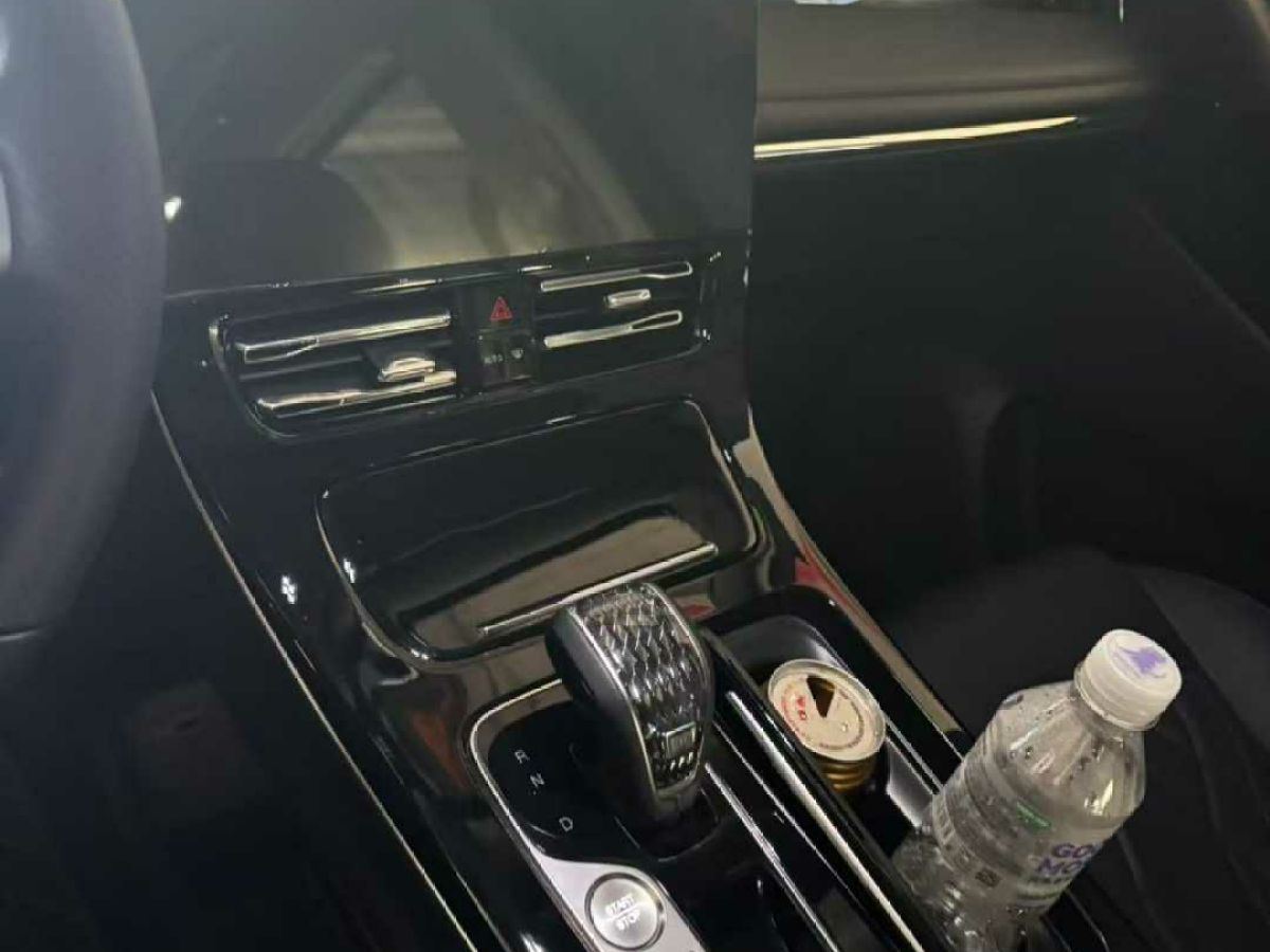 名爵 MG Cyberster  2024款 520km 傳奇四驅(qū)紅篷版圖片