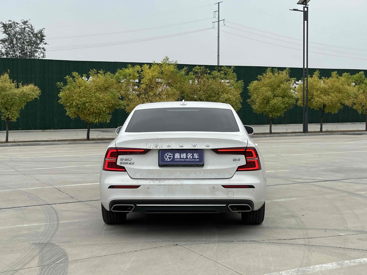 沃爾沃 S60L  2022款 B4 智逸豪華版圖片