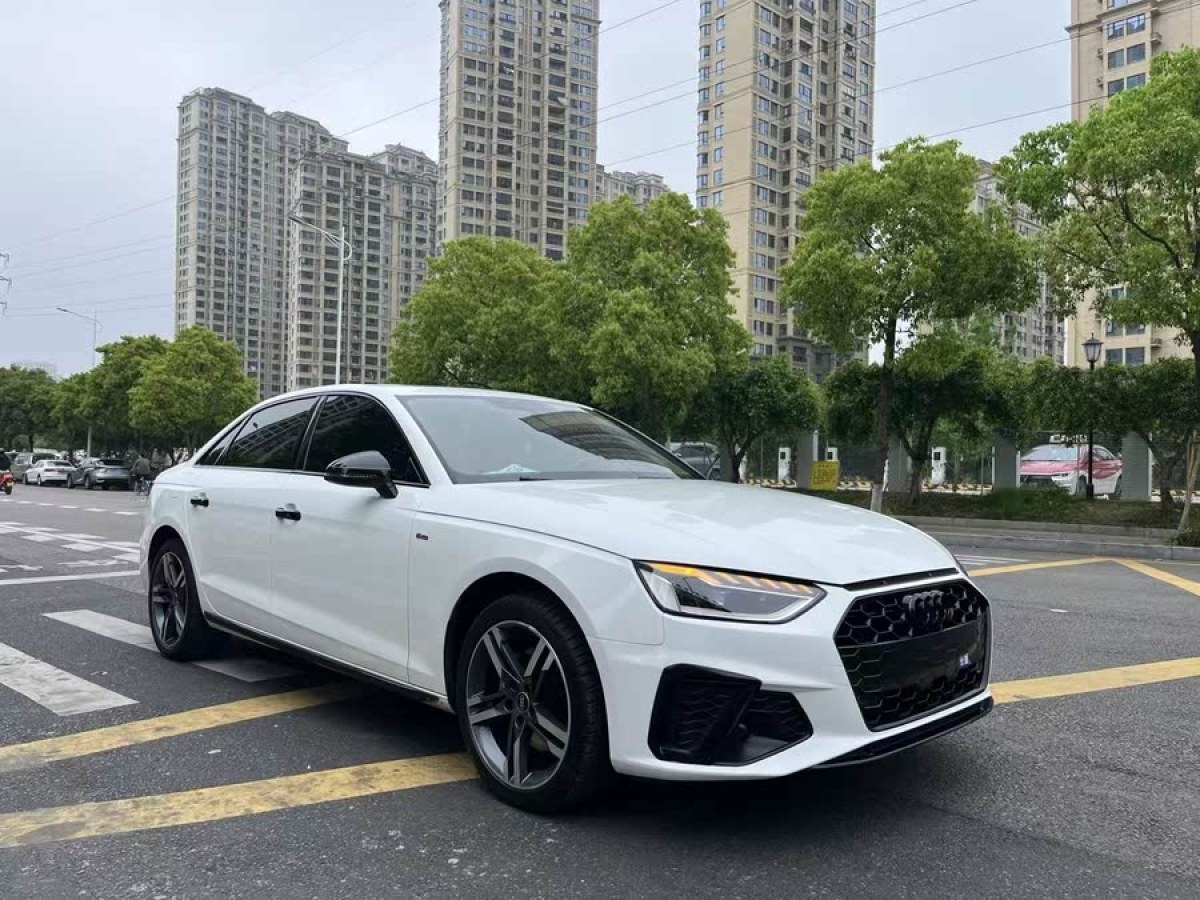 奧迪 奧迪A4L  2022款 40 TFSI 豪華動感型圖片