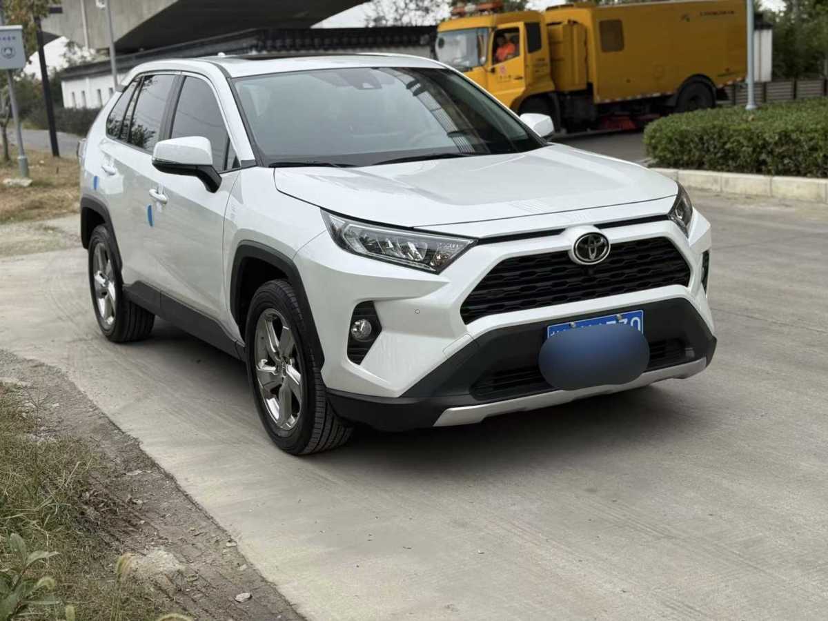 豐田 RAV4  2018款 榮放 2.0L CVT兩驅(qū)風(fēng)尚版圖片