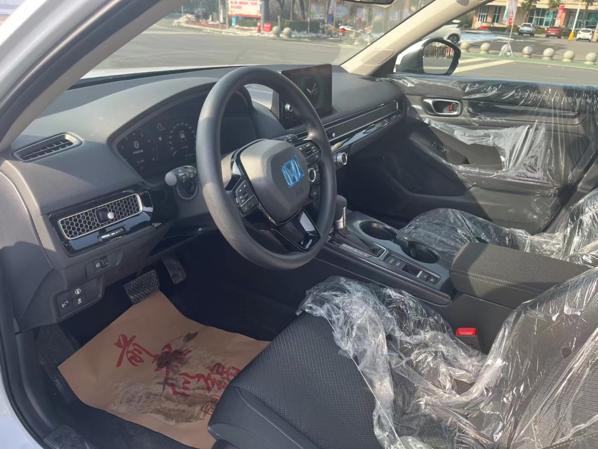 本田 型格  2023款 HATCHBACK 240TURBO CVT領(lǐng)潮版圖片