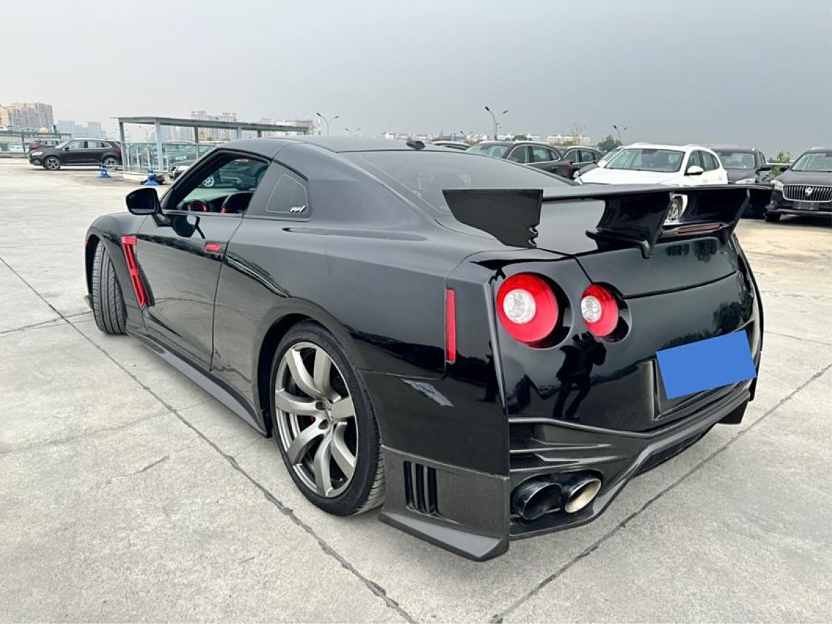 日產(chǎn) GT-R  2010款 3.8T Premium Edition圖片