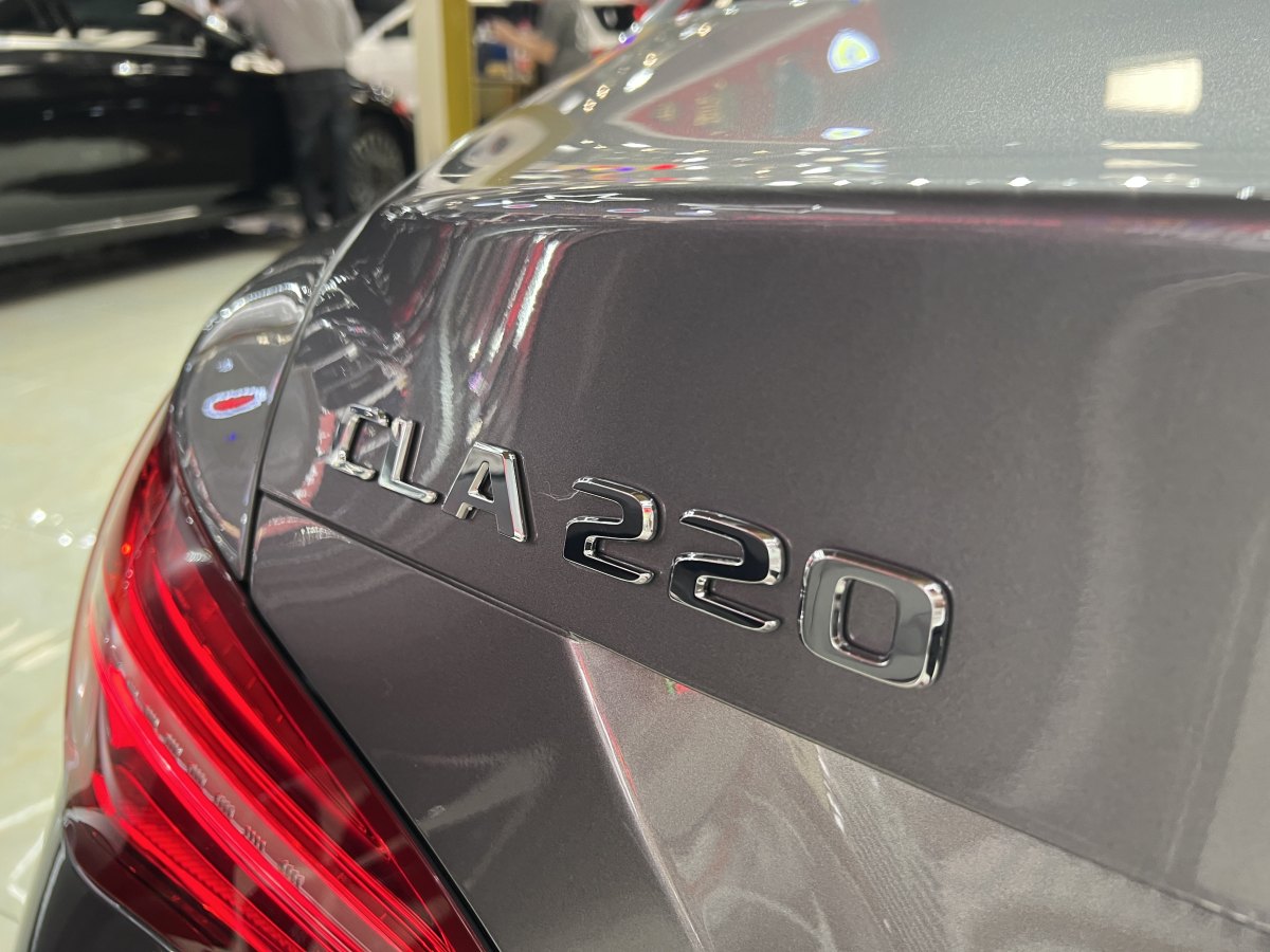 2017年10月奔驰 奔驰CLA级  2017款 改款 CLA 220 4MATIC