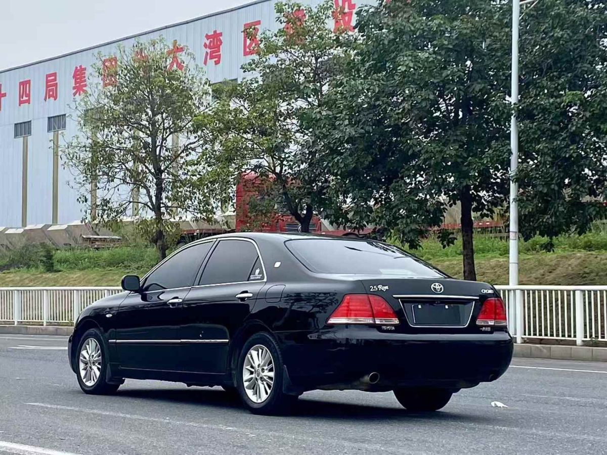 豐田 皇冠  2009款 2.5L Royal特別導(dǎo)航版圖片
