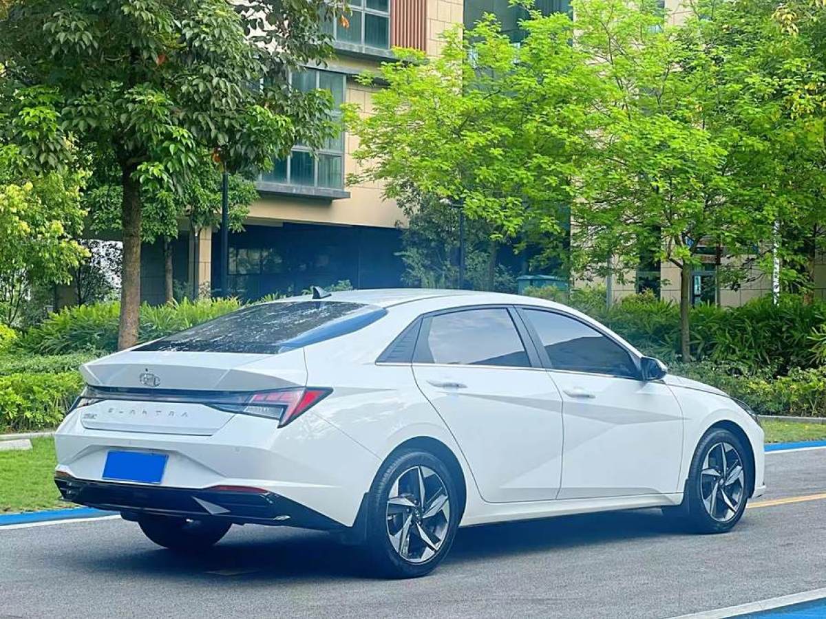 現(xiàn)代 伊蘭特  2023款 1.5L CVT LUX尊貴版圖片