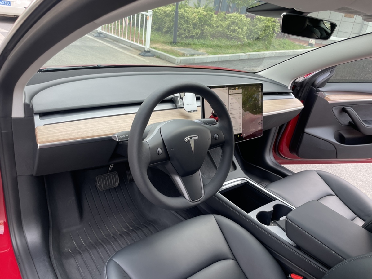 特斯拉 Model 3  2022款 后輪驅(qū)動(dòng)版圖片