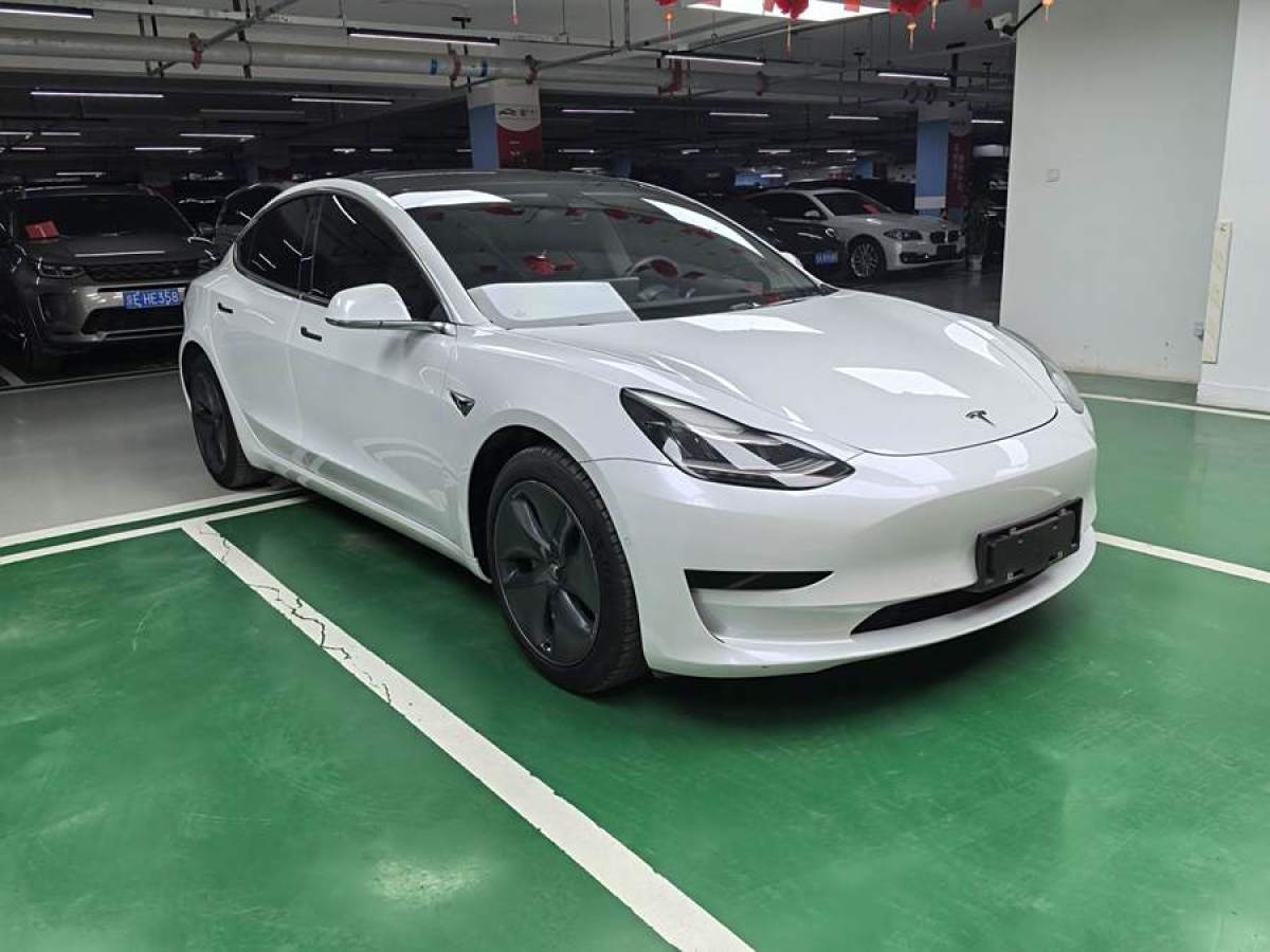 特斯拉 Model 3  2020款 改款 標(biāo)準(zhǔn)續(xù)航后驅(qū)升級版圖片