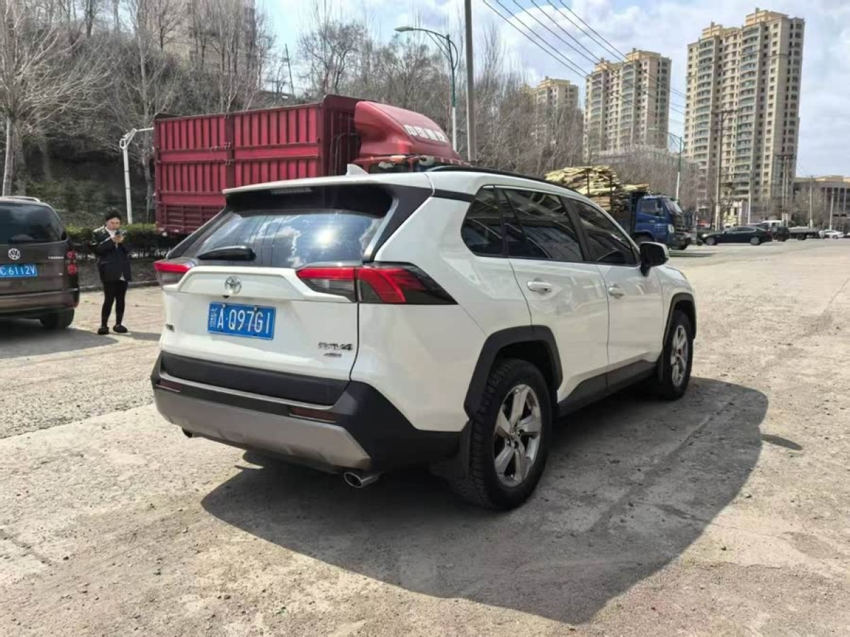 豐田 RAV4榮放  2020款 2.0L CVT四驅(qū)風尚PLUS版圖片