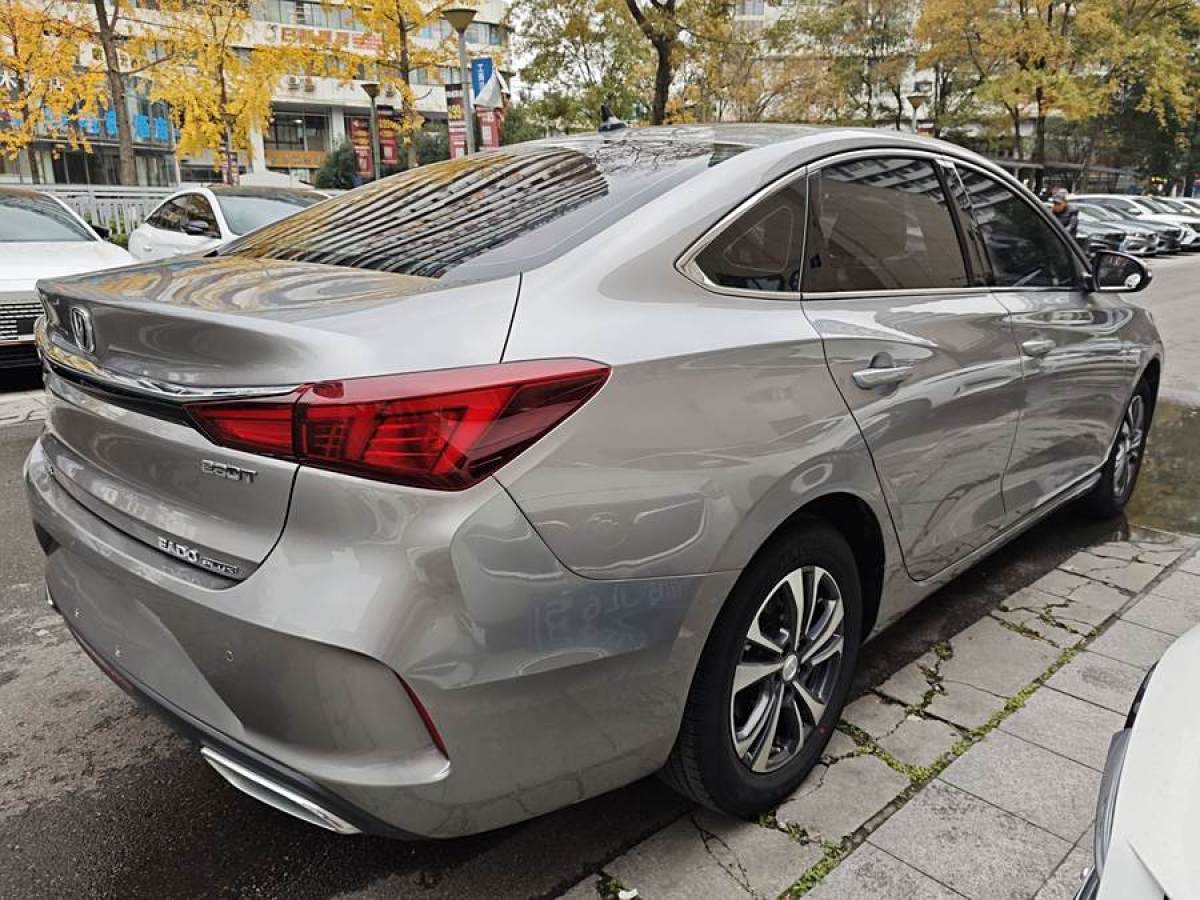 長(zhǎng)安 逸動(dòng)  2020款 PLUS 藍(lán)鯨NE 1.4T GDI DCT尊貴型圖片