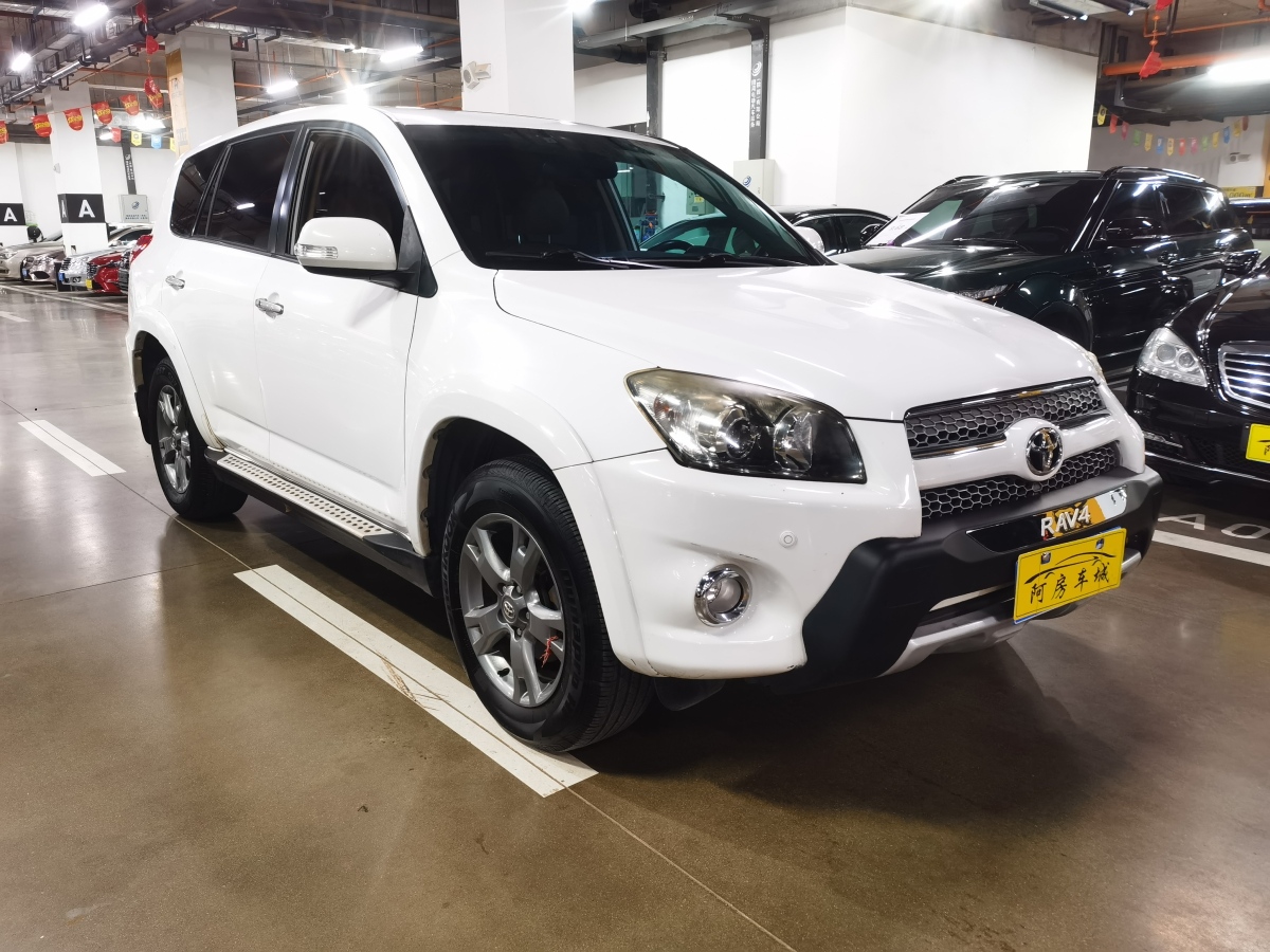 豐田 RAV4榮放  2011款 2.4L 自動(dòng)四驅(qū)豪華版圖片