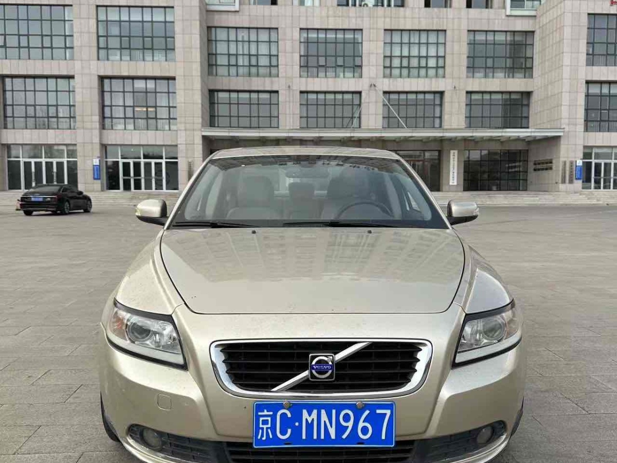 2009年6月沃爾沃 S40  2009款 2.0L 自動智尚版