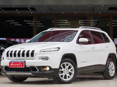 2018年7月 Jeep 自由光 2.0L 優(yōu)越版圖片