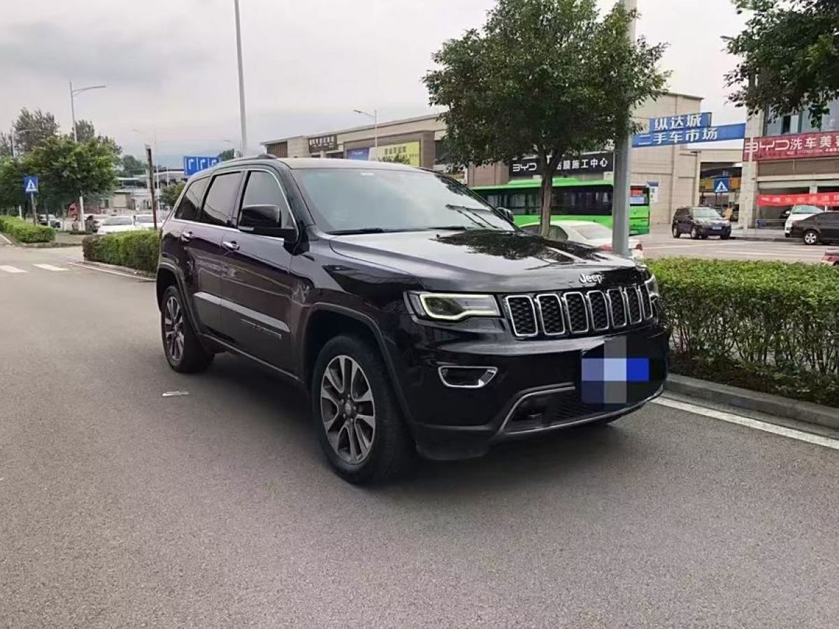 Jeep 大切諾基  2017款 3.6L 精英導航版圖片