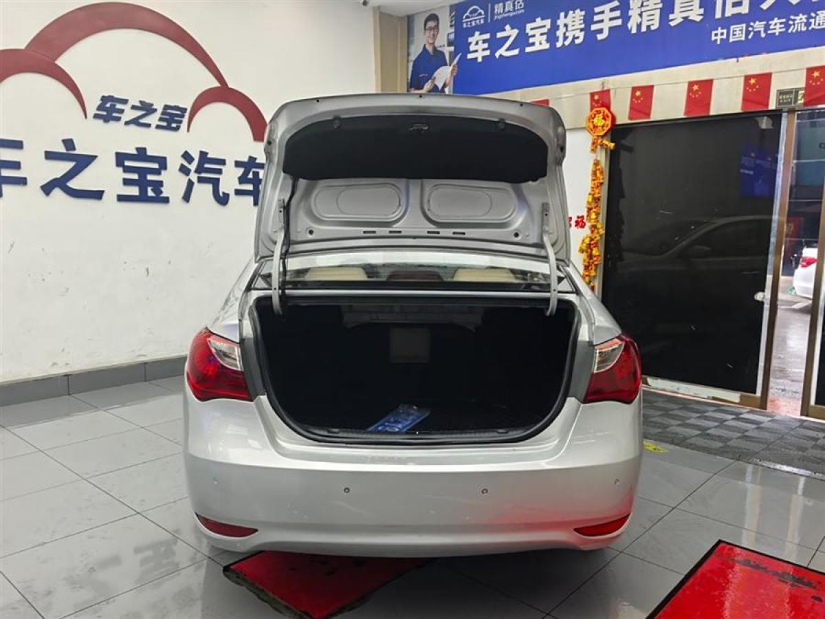 現(xiàn)代 悅動  2011款 1.6L 自動豪華型圖片