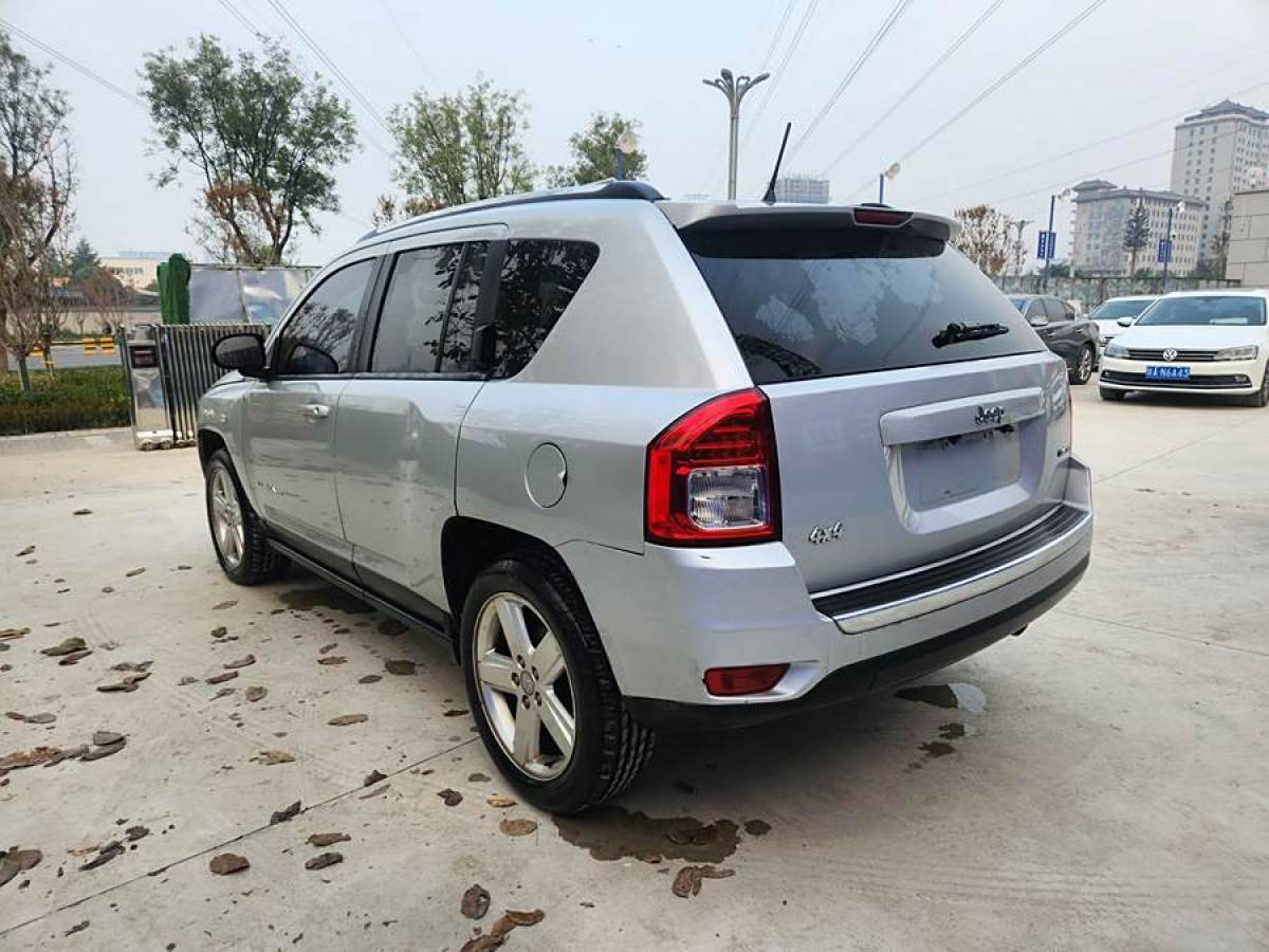 Jeep 指南者  2012款 2.4L 四驅(qū)豪華版圖片