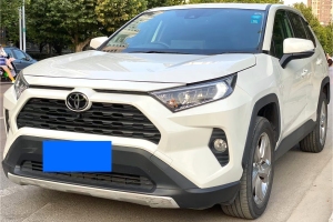 RAV4 豐田 榮放 2.0L CVT兩驅風尚版