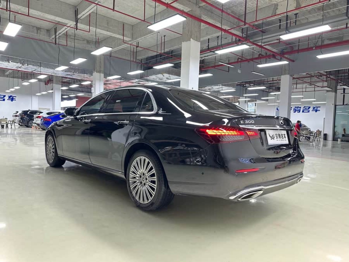 奔馳 奔馳E級  2023款 改款 E 300 L 運(yùn)動時尚型圖片