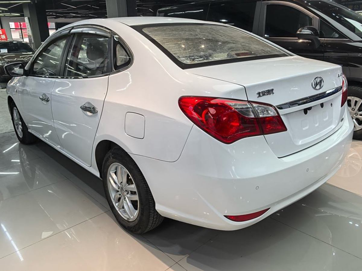 現(xiàn)代 悅動  2011款 1.6L 自動舒適型圖片