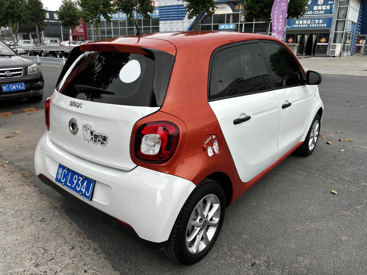 smart forfour  2016款 1.0L 52千瓦靈動(dòng)版圖片