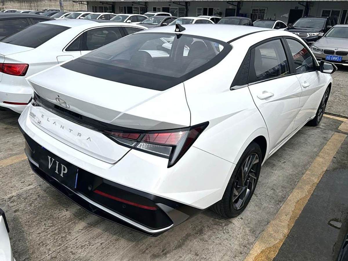 2022年12月現(xiàn)代 伊蘭特  2023款 1.5L CVT GLX精英版